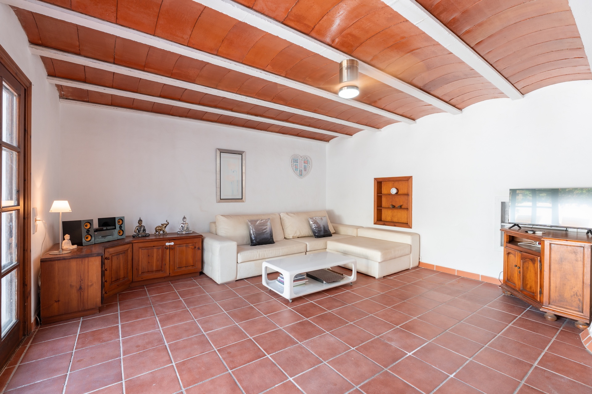 Resa Estates house huis te koop Siesta living room.jpg